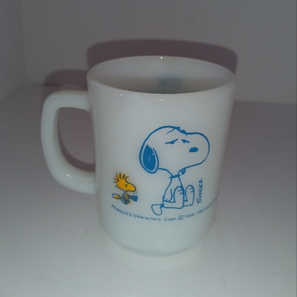 1958 Anchor Hocking VTG PEANUTS SNOOPY Milk Glass  Drinking Mug Cup -Super Rare! - Picture 1 of 15